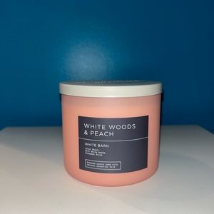 Bath and body works white woods and peach 3 wick candle